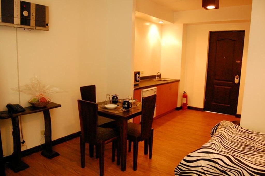 Azotea Suites Manila Phòng bức ảnh